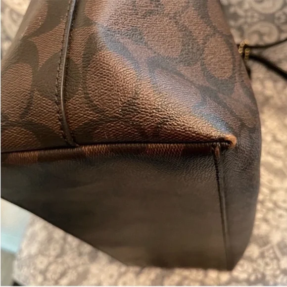Coach Signature Canvas Tote - Picture 15 of 16